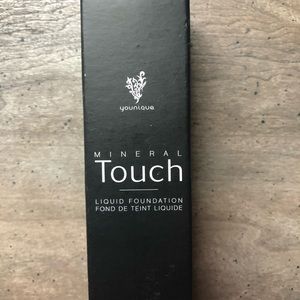 Younique Touch Liquid Foundation Taffeta NEW